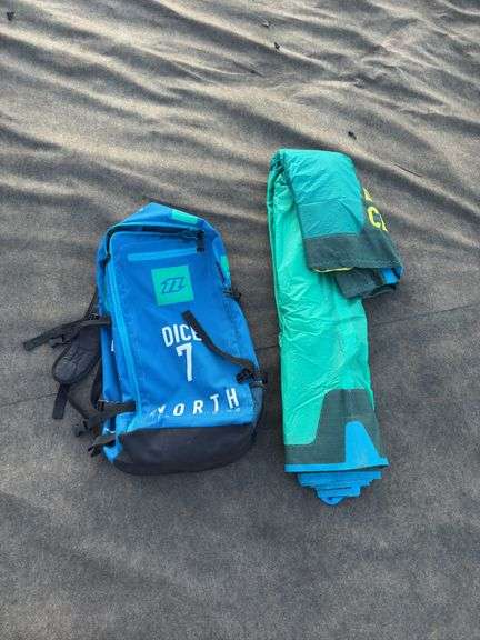 Dice 7 North Kiteboarding Kite & Bag