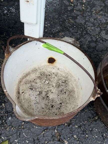 Cast iron Dutch Ovens