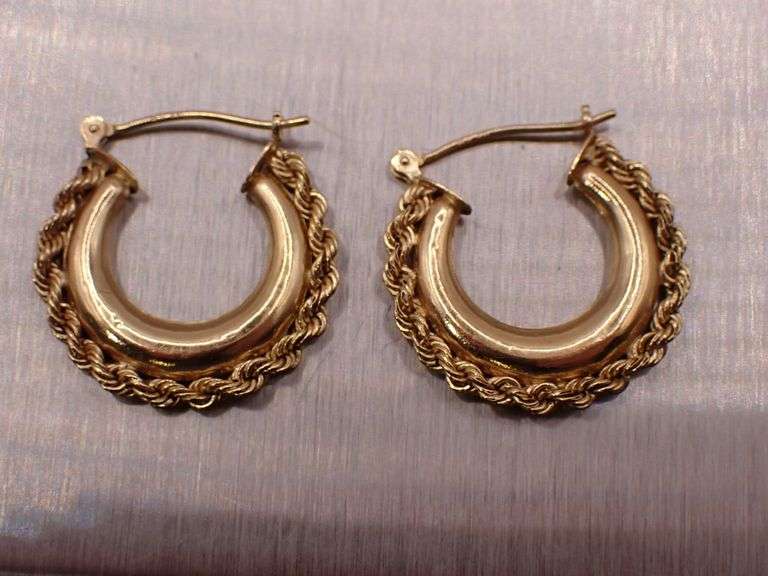 14k Gold Earrings 1.79g