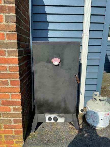 Smoky Mountain Series Great Outdoors Propane Smoker
