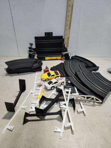 Super Leader Turbo Racing Slot Car Track Has 1 Car & 1 Controller