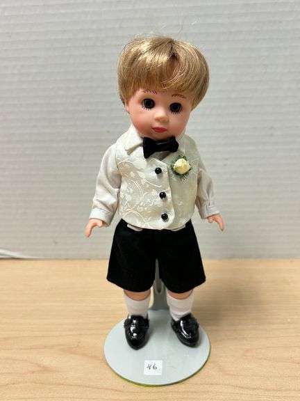 Charming Tails, Doll House Furniture, Sports Cards, Longaberger, Goebel Gnomes, Royal Doulton, Hummels, Dolls, Activity/Coloring Books, Books - Including Set of Happy Hollisters, Captain Kangaroo, Miniatures + MORE!