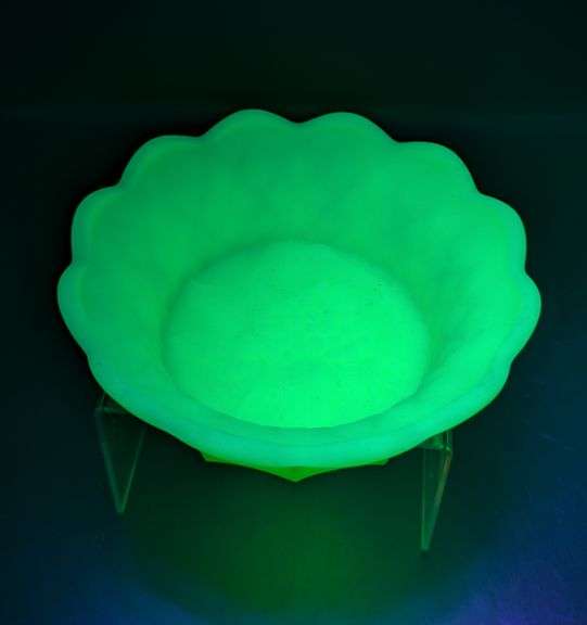 Vintage Uranium Custard Satin Bowl/Nappy Grape by Fenton