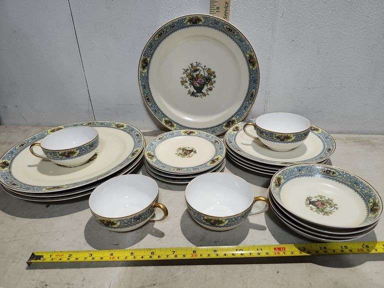 Vintage Meito China Japan 20 Pc Set 1 Bowl Has Hairline Crack And Chipped Rim