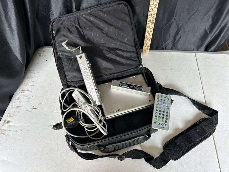 Portable DVD Player W/Carry Bag