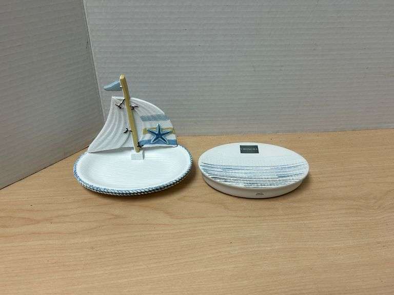 Pair of Coastal-Themed Soap Dishes – Avanti & Crescill