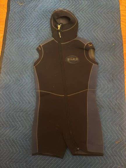 Bare 7mm Wet Suit Size L