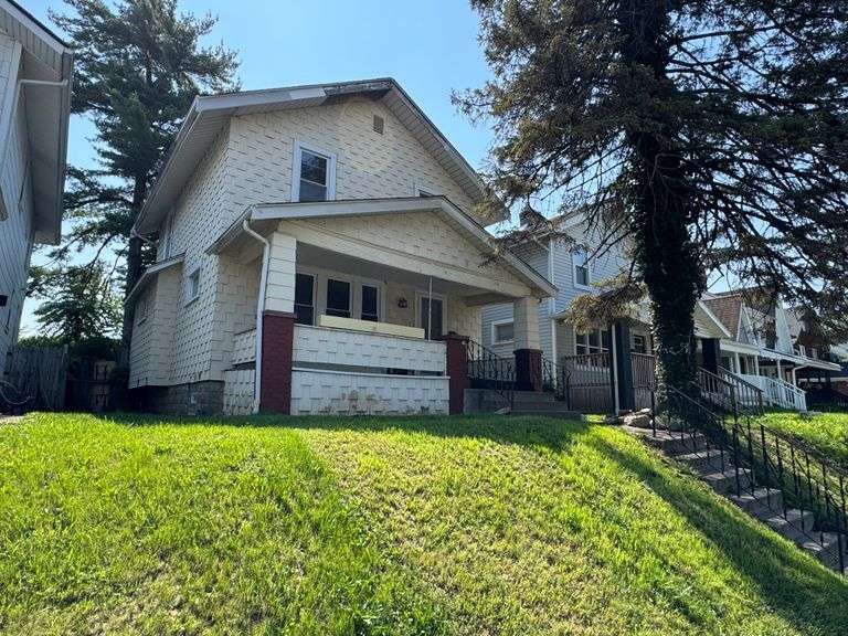 3 Bedroom, 1 Bathroom, 1296 Sq Ft