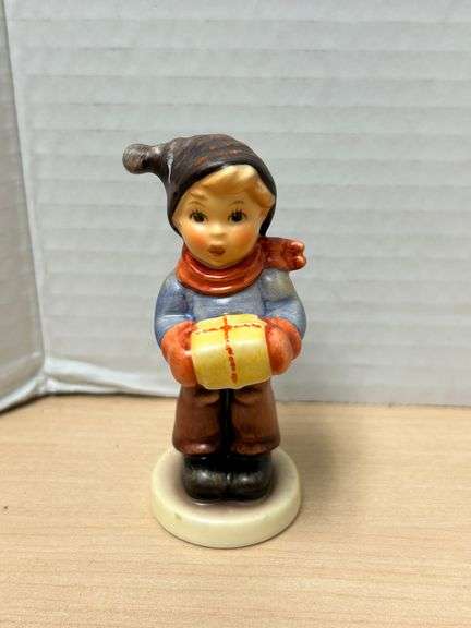 Goebel Hummel Figurine #2067/B “Nur' ne Kleinigkeit / For Me?” – Millennium 2000 First Issue