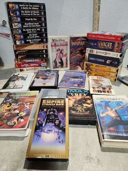 Assorted VHS Tapes Disney Jiminy Cricket's Christmas, Escapades In Florence, Warriors Of Virtue, Lor