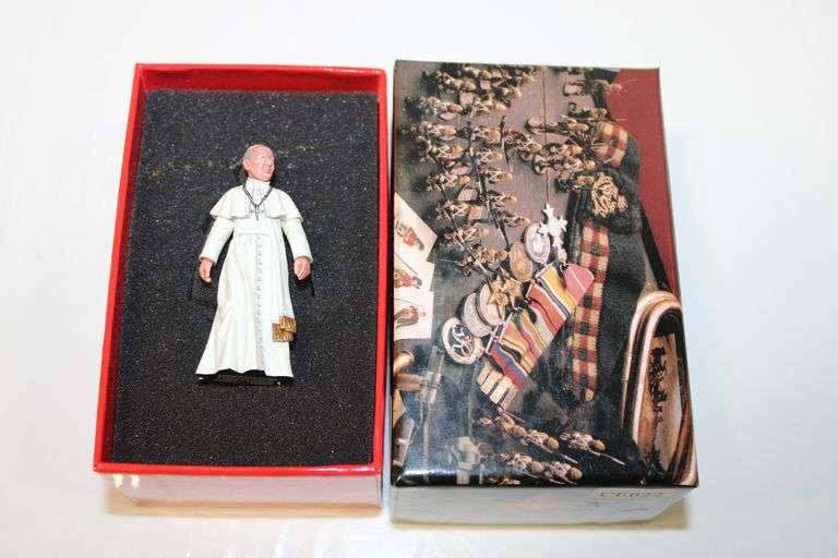 Pope Francis Figure
