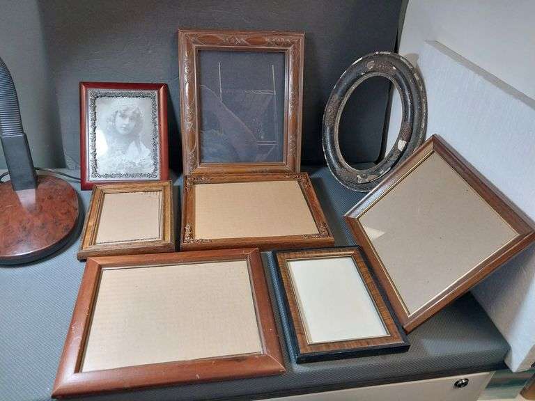 Assorted Photo Frames – Antique to Modern