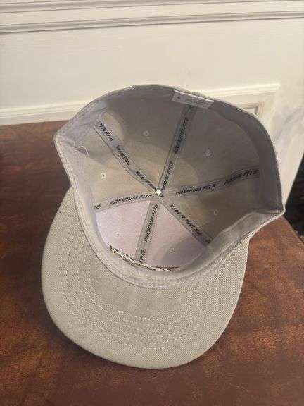 Cleveland Cavaliers SnapBack Size 8 Grey