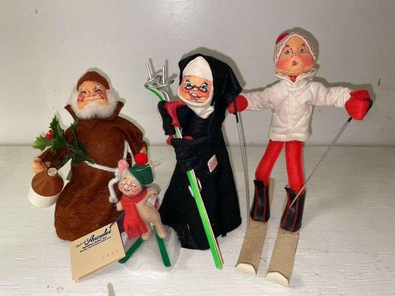 AnnaLee Collectible Dolls