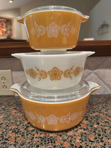 Pyrex nesting bowls