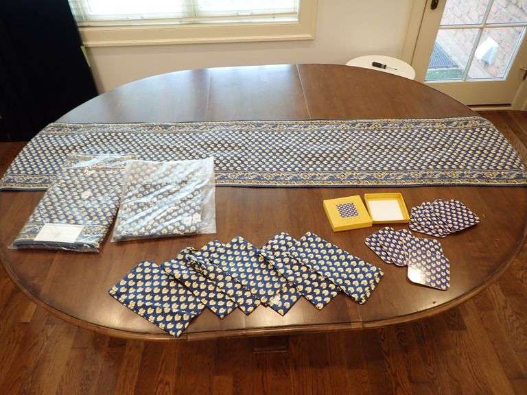 William Sonoma Marseille Tablecloth, cloth napkins, table runners & Coasters