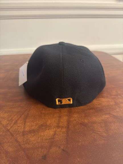 Pittsburgh Pirates SnapBack Size 7 3/4 Black