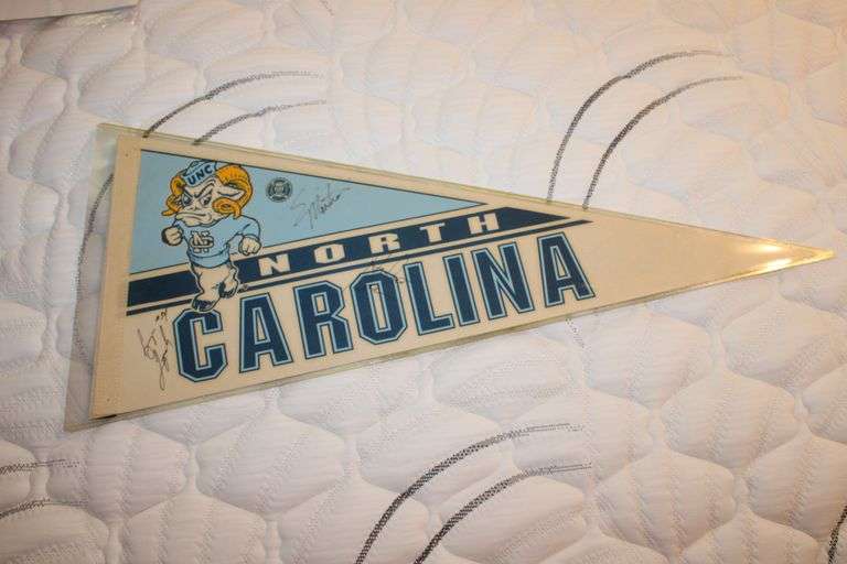 UNC Tar Heels Pennant