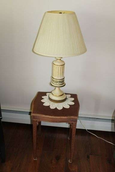 Table & Lamp