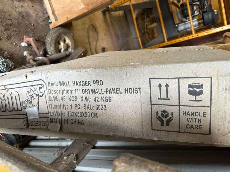 Wall Hanger Pro 11′ Drywall Panel Hoist in Original Packaging