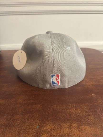 Cleveland Cavaliers SnapBack Size 7 Grey