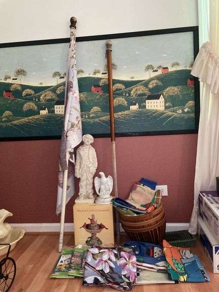 Flags & Lawn Décor