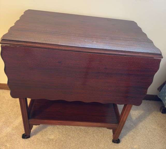 Wooden Expandable Table with Wheels