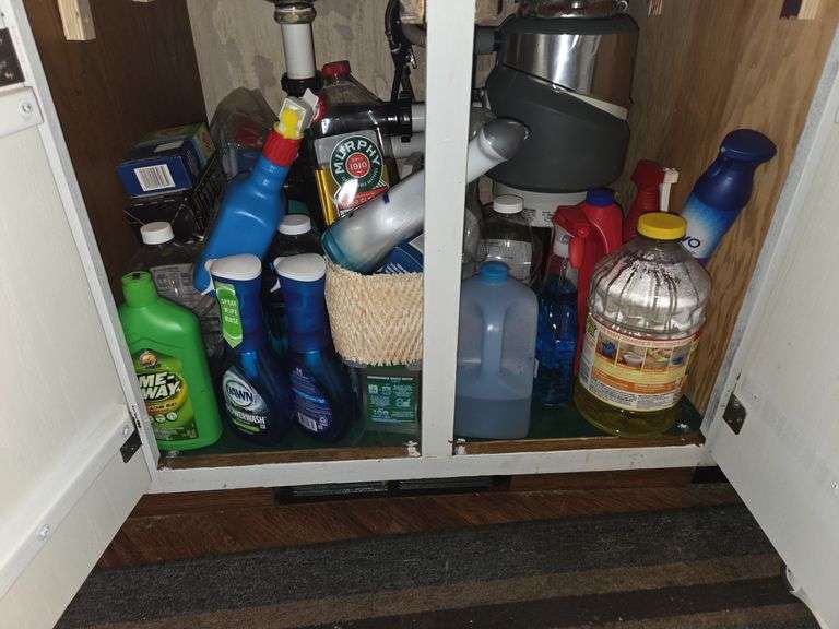 Kitchen cleaning items