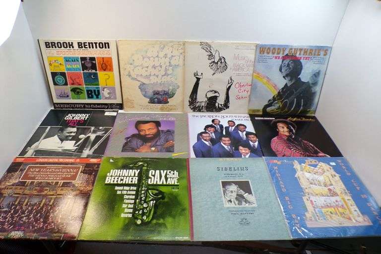 Lot of (12) 33RPM Music Records