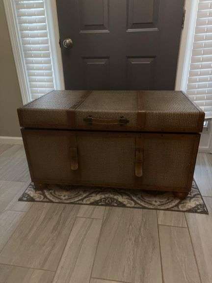 Ratan-like Trunk Storage