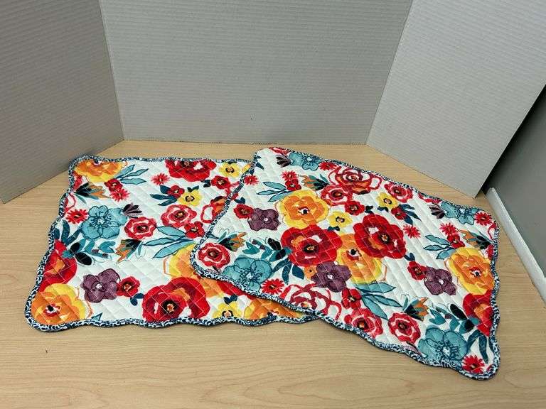 The Pioneer Woman Reversible Floral Placemats (Set of 2)
