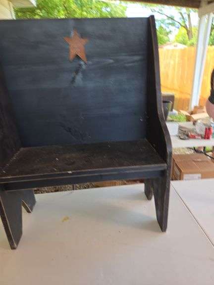 Medium Farmhouse bench w/ star