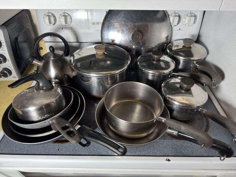Large Collection of Pots and Pans ￼