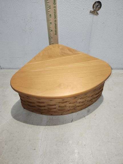 2002 Longaberger Corner Basket W/Lid 11.5"X9"X5.5"