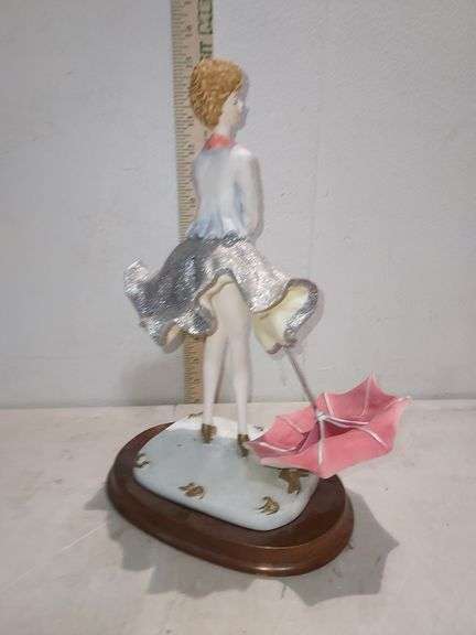 Venutti Collection Statute 13" Tall