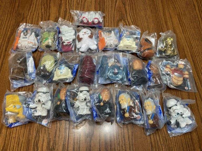 “STAR WARS “ Burger King “Complete The Saga” Toys. 25 new in package, dated 2005 (see photos)