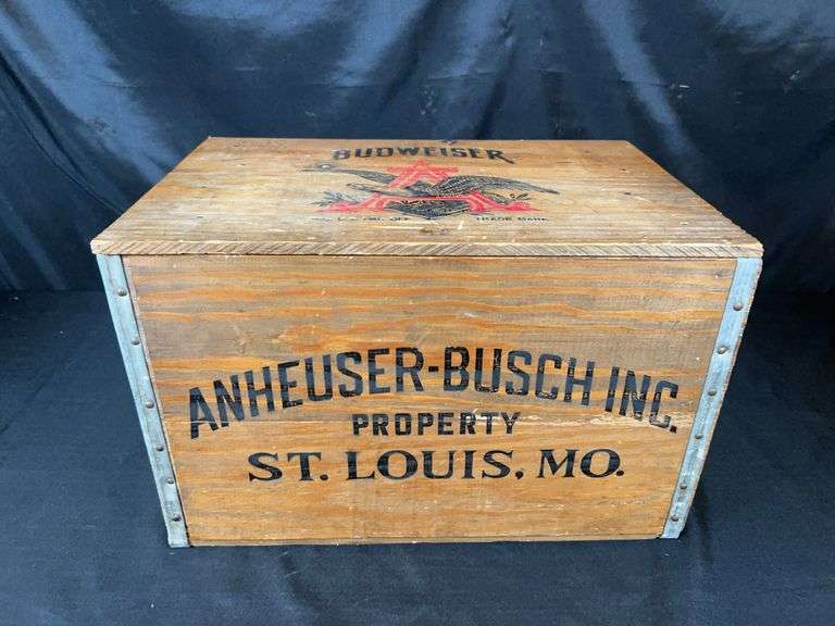 Anheuser-Busch Box - Auction Ohio