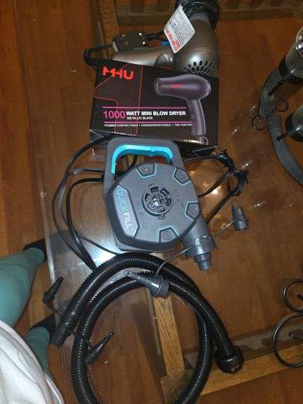 2 blow dryers and air mattress pump