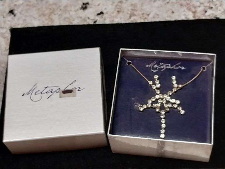 Metaphor Rhinestone Necklace & Pierced Earrings Set – Boxed