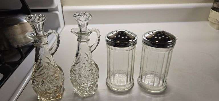 Sugar and creamer syrup jars