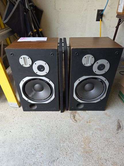 Pair Vtg Pioneer HPM-500 speakers