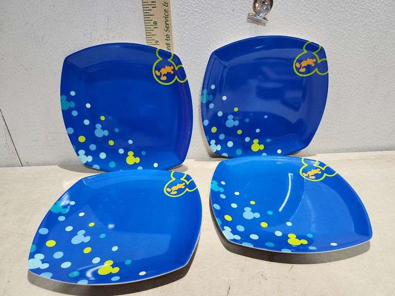 Set Of 4 Disney Parks Plastic Plates