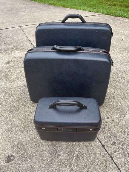 Samsonite 3 Piece Luggage w/ wheels