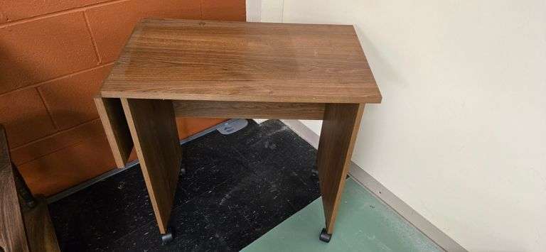 Rolling desk
