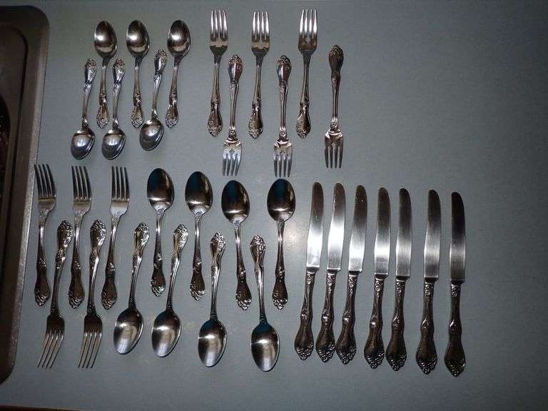 32pc  Set  President (Stainless) by Oneida Silver