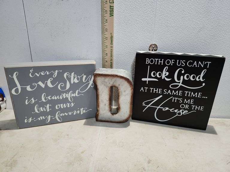 2 Wood Wall Decor & Metal "D"