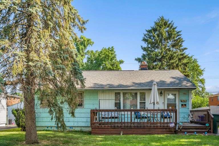 910 Pauline Avenue Columbus Ohio 43224 - Reserve: $100,000
