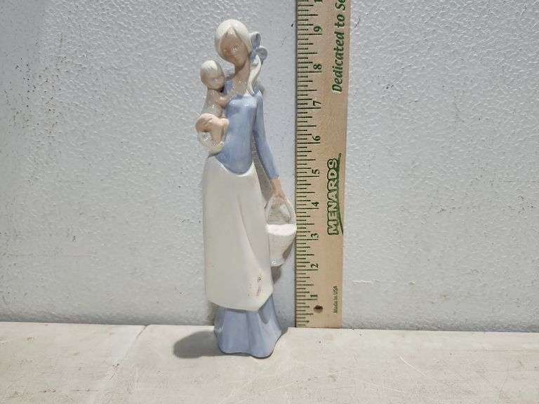Vintage Porcelain Mother With Baby Statue 9.25" Tall