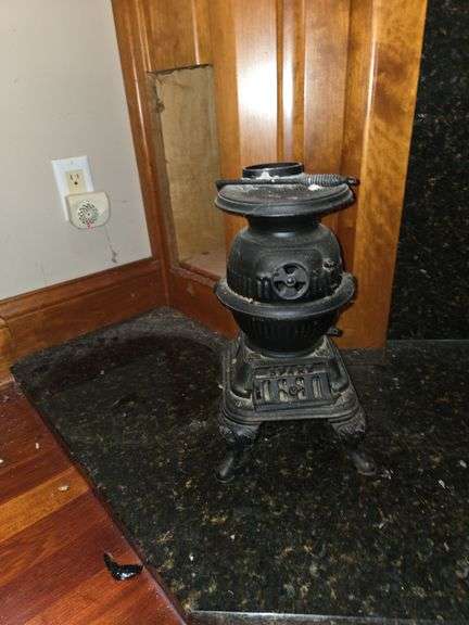 14" Spark Antique Mini Sample Cast Iron Pot Belly Stove
