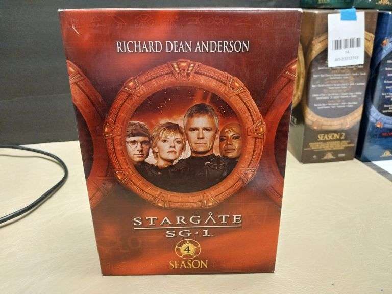 Stargate SG-1 – Season 4 DVD Box Set (5-Volume Set)